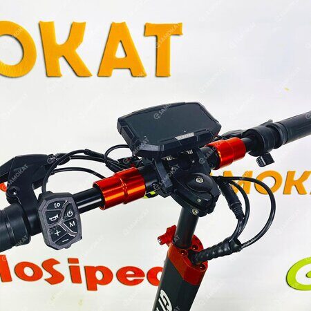Электросамокат-GT-M4-Pro-18Ah-дисплей-кнопки-управления