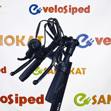 Электросамокатт-Wolong-M4-Pro-Plus-сложенный-руль